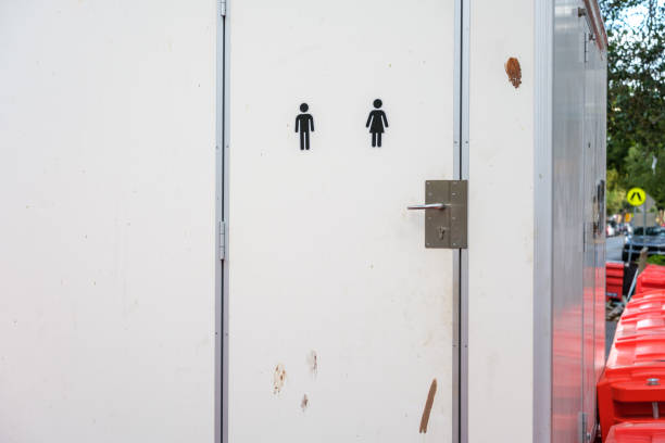 Best Portable restroom trailer rental  in Highland Park, IL